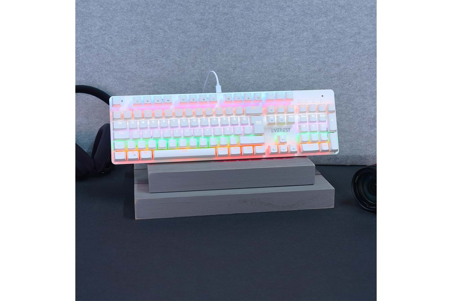 Everest KB-MK1 Lumos Beyaz USB Rainbow Aydınlatmalı Blue Switch Full Anti-Ghosting Mekanik Gaming Oyuncu Klavye